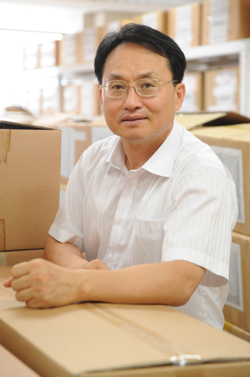 국민권익위원회 고충민원특별해결팀장 장태동 인터뷰.<br />이상섭 기자 babtong@heraldm.com 2011.08.10\r\n국민권익위원회 고충민원특별해결팀장 장태동 인터뷰.\r\n이상섭 기자 babtong@heraldm.com 2011.08.10\r\n국민권익위원회 고충민원특별해결팀장 장태동 인터뷰.\r\n이상섭 기자 babtong@heraldm.com 2011.08.10
