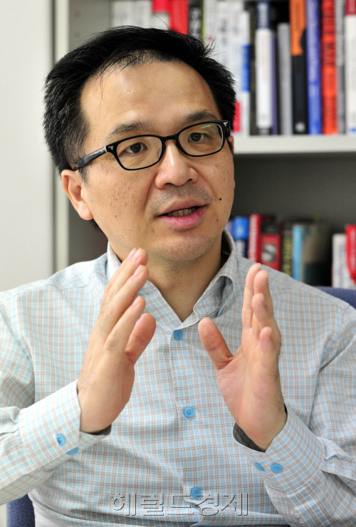 김홍선 안철수 연구소 대표<br />김명섭 기자 MSIRON@\r\n김홍선 안철수 연구소 대표\n김명섭 기자 MSIRON@