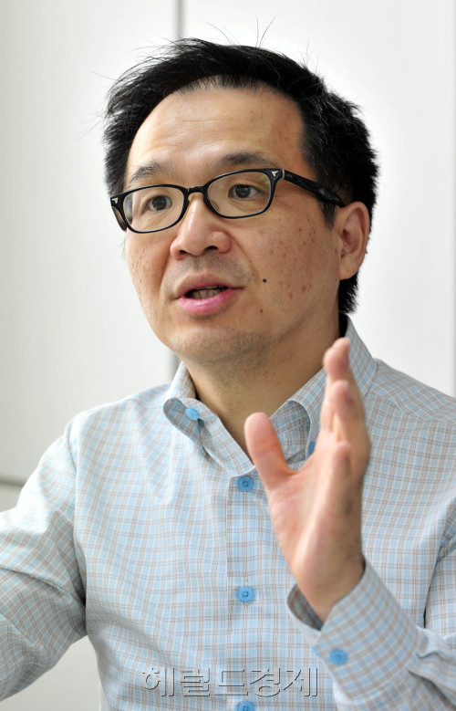 김홍선 안철수 연구소 대표<br />김명섭 기자 MSIRON@\r\n김홍선 안철수 연구소 대표\n김명섭 기자 MSIRON@