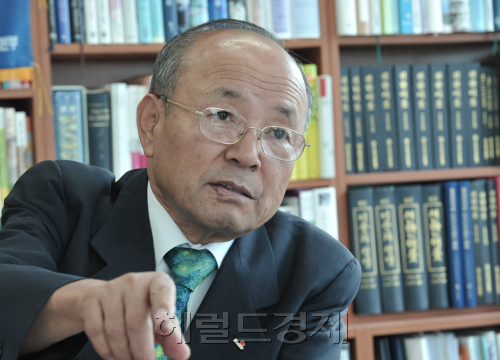 사랑의 장기기증운동본부  박진탁 본부장/목사<br />정희조 기자/checho@heraldm.com 110830\r\n사랑의 장기기증운동본부  박진탁 본부장/목사\n정희조 기자/checho@heraldm.com 110830\r\n사랑의 장기기증운동본부  박진탁 본부장/목사\n정희조 기자/checho@heraldm.com 110830