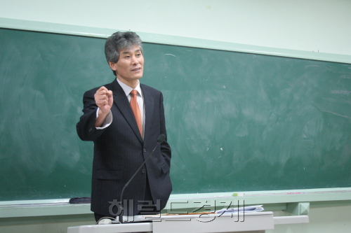 강준만(전북대학교 교수)