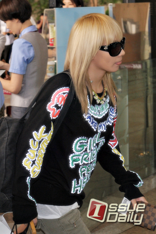 SJW_4724 / <포토뉴스> 2NE1 씨엘, 혀 빼꼼~