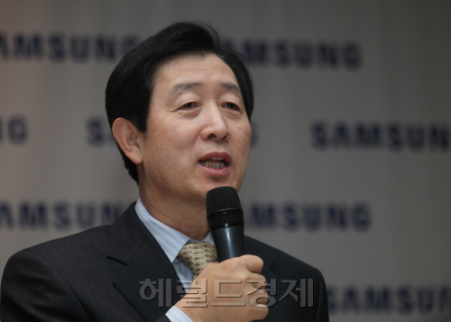 최지성 기업인 삼성전자 (대표이사 부회장)
