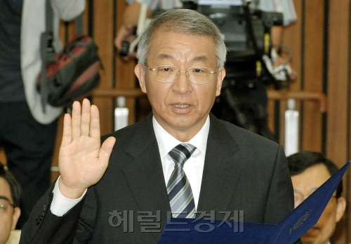 양승태 제16대 중앙선거관리위원회 위원장(~2011.02), 대법원 대법관(~2011.02) / 민주당, 양승태 후보자 농지 매입 위법 의혹 집중 포화