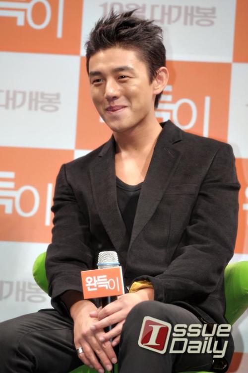 유아인 (엄홍식) 탤런트,영화배우 / ‘완득이’ 유아인 스트레스 해소법? “일탈을 즐겨라”
