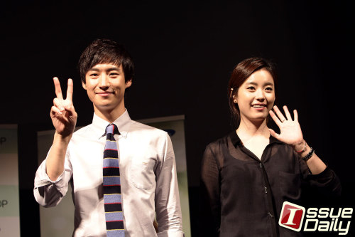 이제훈 영화배우 ,  한효주 탤런트,영화배우 / <포토뉴스> 이제훈-한효주 ‘팬들을 위한 포토타임’