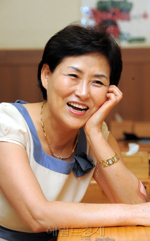 헤럴드경제 사회부 기획기사 '기부를 즐기는 사람들' 서울 공릉동 풍천장어 사장 인터뷰./ 안훈기자 rosedale@ 2011.09.02\r\n헤럴드경제 사회부 기획기사 '기부를 즐기는 사람들' 서울 공릉동 풍천장어 사장 인터뷰./ 안훈기자 rosedale@ 2011.09.02