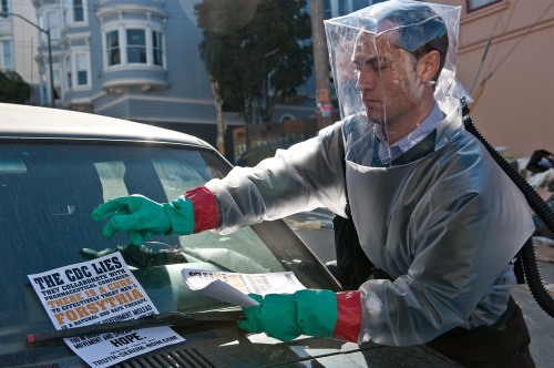 Jude Law as Alan Krumwiede in the thriller “Contagion,” a Warner Bros. Pictures release. (Claudette Barius/Warner Bros. Pictures/MCT)