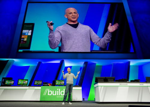 <YONHAP PHOTO-0533> Steven Sinofsky, president of Windows and Windows Live, gives the keynote address and a preview of Windows 8 at the Microsoft Build Windows conference at the Anaheim Convention Center in Anaheim, Calif, Tuesday, Sept. 13, 2011. (AP Photo/The Orange County Register, Mark Rightmire)/2011-09-14 08:43:05/ <저작권자 ⓒ 1980-2011 ㈜연합뉴스. 무단 전재 재배포 금지.>\r\nSteven Sinofsky, president of Windows and Windows Live, gives the keynote address and a preview of Windows 8 at the Microsoft Build Windows conference at the Anaheim Convention Center in Anaheim, California, Tuesday. AP-Yonhap News