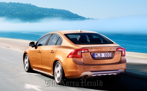 Volvo S60 sedan