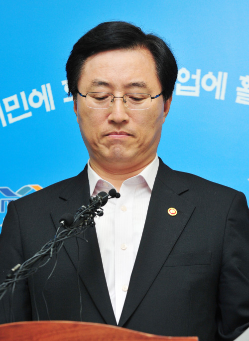 Knowledge Economy Minister Choi Joong-kyung (The Korea Herald)