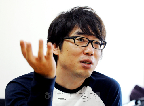 하이킥 작가 이영철 인터뷰. 박현구 기자phko@heraldm.com 2011.09.15\r\n하이킥 작가 이영철 인터뷰. 박현구 기자phko@heraldm.com 2011.09.15