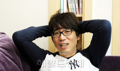 하이킥 작가 이영철 인터뷰. 박현구 기자phko@heraldm.com 2011.09.15\r\n하이킥 작가 이영철 인터뷰. 박현구 기자phko@heraldm.com 2011.09.15