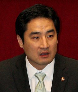 강용석 변호사, 국회의원 강용석 법률사무소 (변호사), 지식경제위원회 (위원) / 강용석 / 생생) 성희롱 의혹 강용석, 박원순을 논하다