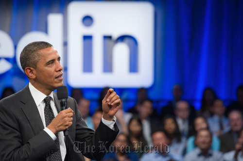 U.S. President Barack Obama speaks during a town hall event sponsored by LinkedIn Corp. in Mountain View, California, Monday.   Bloomberg