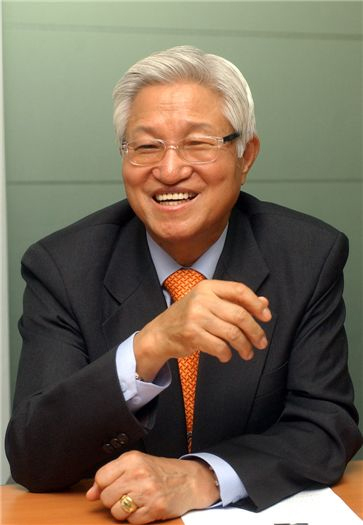 이상희 변리사, 전 국회의원 대한변리사회 (회장), 한국우주소년단 (총재), 국립과천과학관 관장(2009.10~)