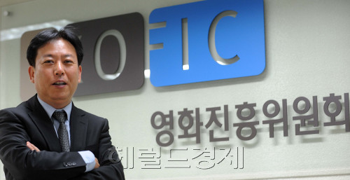 김의석 영화진흥위원장 인터뷰.<br />이상섭 기자. babtong@heraldm.com 2011.09.27\r\n김의석 영화진흥위원장 인터뷰.\n이상섭 기자. babtong@heraldm.com 2011.09.27