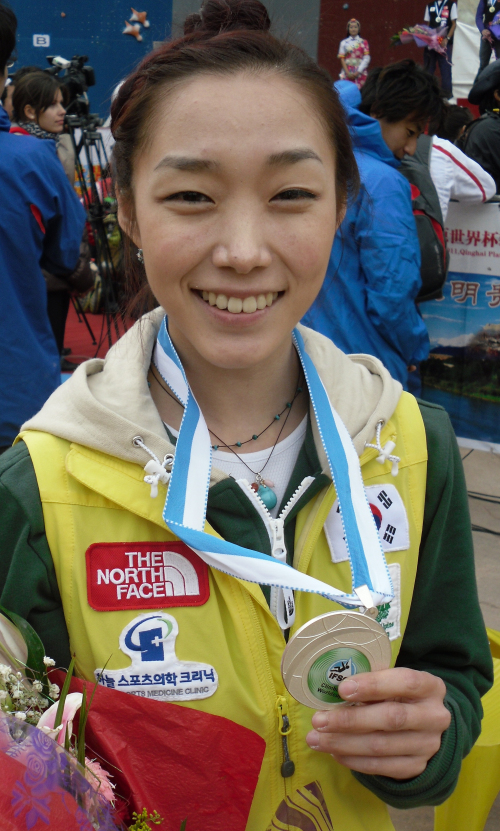 <YONHAP PHOTO-0749> 은메달 목에건 김자인 (서울=연합뉴스) 국제스포츠클라이밍연맹(IFSC) 중국 월드컵에서 은메달을 목에 건 한국 암벽 등반의 간판 김자인. 3일 오후 중국 시닝에서 열린 대회 리드 부문에서 미나 미르코비치(슬로베니아)에 이어 2위에 올랐다. 2011.9.4 << 올댓스포츠 >> photo@yna.co.kr/2011-09-04 10:02:17/ <저작권자 ⓒ 1980-2011 ㈜연합뉴스. 무단 전재 재배포 금지.>\r\nKim Ja-in
