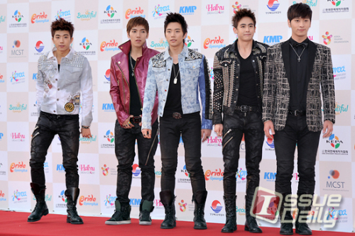 2PM 가수 / SJW_4185 / <포토뉴스> 2PM “(옥)택연이는 오늘 못왔어요~”