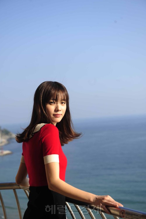 영화배우 한효주가 7일 오후 부산 해운대 파라다이스호텔에서 영화 '오직 그대만' 에 대해 본지와 인터뷰를  가지고 있다. 박해묵 기자/mook@heraldm.com\r\n영화배우 한효주가 7일 오후 부산 해운대 파라다이스호텔에서 영화 '오직 그대만' 에 대해 본지와 인터뷰를  가지고 있다. 박해묵 기자/mook@heraldm.com\r\n영화배우 한효주가 7일 오후 부산 해운대 파라다이스호텔에서 영화 '오직 그대만' 에 대해 본지와 인터뷰를  가지고 있다. 박해묵 기자/mook@heraldm.com\r\n영화배우 한효주가 7일 오후 부산 해운대 파라다이스호텔에서 영화 '오직 그대만' 에 대해 본지와 인터뷰를  가지고 있다. 박해묵 기자/mook@heraldm.com\r\n영화배우 한효주가 7일 오후 부산 해운대 파라다이스호텔에서 영화 '오직 그대만' 에 대해 본지와 인터뷰를  가지고 있다. 박해묵 기자/mook@heraldm.com