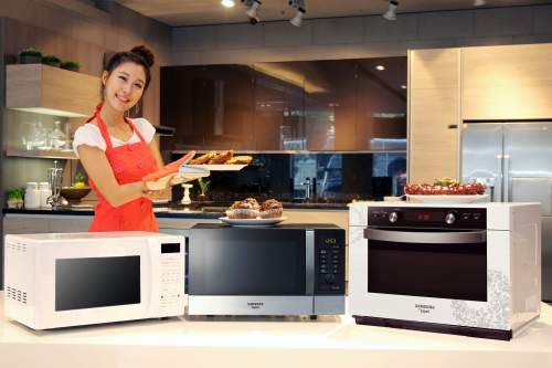 삼성전자 지펠 세라믹 오븐이 가족 구성원과 집안 크기에 맞춰 오븐을 선택할 수 있도록 21ℓ(솔로), 28ℓ(듀오), 36ℓ(패밀리) 등 11종의 제품을 출시한다. 이번에 출시되는 삼성전자 지펠 세라믹 오븐은 국내 최초로 세라믹 재질을 도입해 조리기기로는 최초로 항균 인증 마크를 받은 제품으로, ALL세라믹 재질에서 방출되는 원적외선이 음식에 골고루 열을 전달해 완벽한 요리를 만들 수 있다.