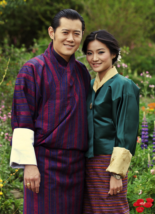 In this May 7, 2011 file photo provided by Bhutan's Royal Office for Media, Bhutan's 31-year-old Oxford-educated monarch Jigme Khesar Namgyal Wangchuck (left) poses with his fiance 20-year-old Jetsun Pema, a student at London's Regent College, in Thimphu, Bhutan. The monarch of the Himalayan kingdom plans to marry his fiance on Thursday. (AP-Yonhap News)