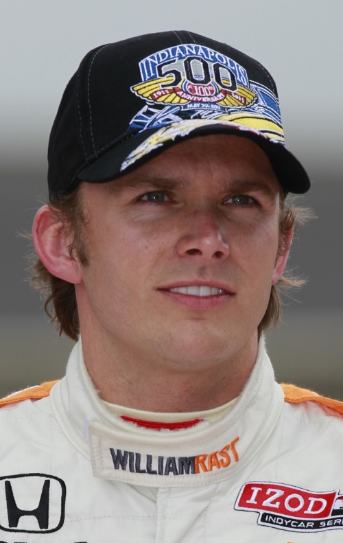 <YONHAP PHOTO-0706> FILE - This May 21, 2011 file photo shows IndyCar driver Dan Wheldon, of England, after qualifying for the Indianapolis 500 auto racing at the Indianapolis Motor Speedway in Indianapolis. Wheldon died Sunday, Oct. 16, 2011 in a fiery 15-car wreck during the Las Vegas Indy 300. (AP Photo/Dave Parker, File)/2011-10-17 07:14:46/ <저작권자 ⓒ 1980-2011 ㈜연합뉴스. 무단 전재 재배포 금지.>\r\nDan Wheldon