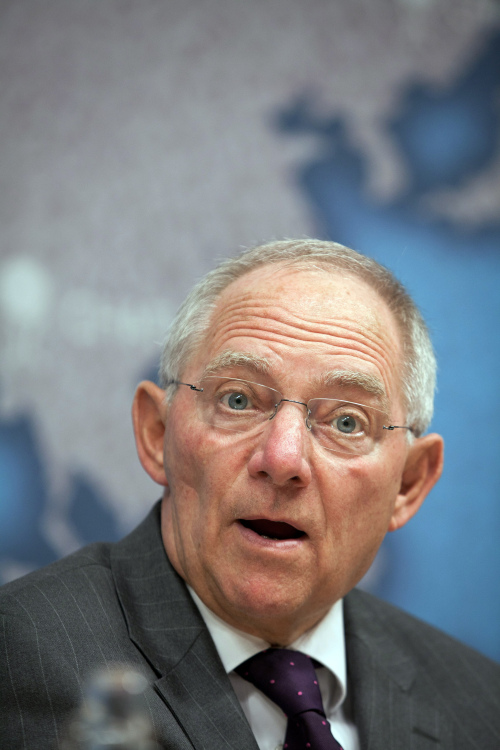 <YONHAP PHOTO-0492> Wolfgang Schaeuble, Germany's finance minister, speaks during an event at Chatham House in London, U.K., on Monday, Oct. 17, 2011. Schaeuble said he's ''not quite sure'' that the European Union will agree to tax financial transactions across the EU. Photographer: Jason Alden/Bloomberg *** Local Caption *** Wolfgang Schaeuble/2011-10-18 08:21:55/ <저작권자 ⓒ 1980-2011 ㈜연합뉴스. 무단 전재 재배포 금지.>\r\nWolfgang Schaeuble, Germany’s finance minister  Bloomberg