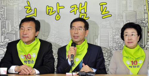 최종 선택을 단 1주일 남겨둔 서울시장 선거는 말 그대로 ‘살얼음판’이다. 열흘 전 본지 설문조사에서 8.3%포인트였던 무소속 박원순 후보와 한나라당 나경원 후보의 지지율 격차는 단 1.2%포인트에 불과했다. ±3.1%인 오차범위를 감안하면 누구도 승리를 장담할 수 없는 상태가 된 셈이다