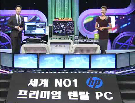 ‘고품질 저가격’중심의 생필품 영업에 주력해 온 TV홈쇼핑이 ‘생활상담소’로 변신했다. “비싸다”고 망설이는 고객에게는 제품을 빌려주고, “모른다”고 헤매는 고객에게는 사용법도 가르쳐 주는 등 친절한 홈쇼핑으로 탈바꿈하고 있는 것. 침대 렌털서비스에서 기타 교습까지 하루가 다르게 무한 진화하는 TV홈쇼핑의 상품 영역을 들여다봤다