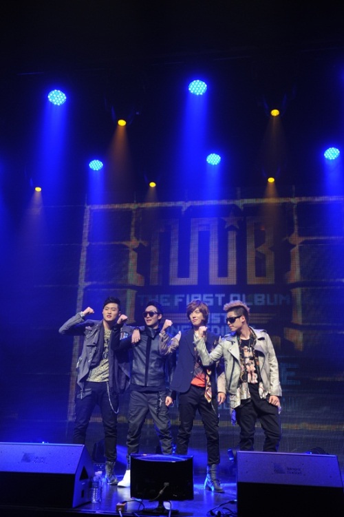m.i.b 그룹가수/  ‘라이벌?롤모델無’ M.I.B, 첫 쇼케이스 실력+외모 通했다