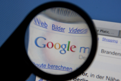 (AP-Yonhap News)\r\nThe Seoul prosecution has been looking into suspicions that Google gathered and stored privacy information of at least 600,000 individuals in South Korea while collecting images for the panoramic Street View service from October 2009 to May last year.
