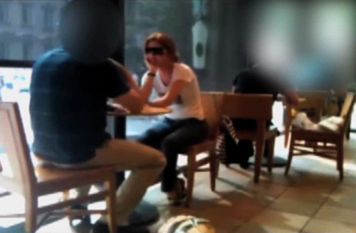 This FBI surveillance video shows spy Anna Chapman (wearing sunglasses) in New York. (AP-Yonhap News)