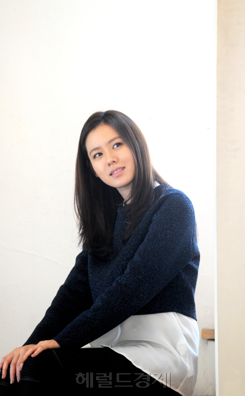 영화배우 손예진 인터뷰./ 안훈기자 rosedale@ 2011.11.07\r\n영화배우 손예진 인터뷰./ 안훈기자 rosedale@ 2011.11.07\r\n영화배우 손예진 인터뷰./ 안훈기자 rosedale@ 2011.11.07