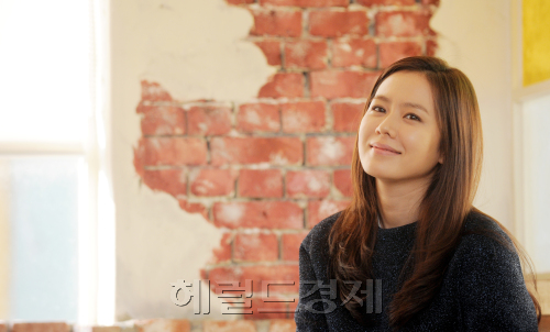 영화배우 손예진 인터뷰./ 안훈기자 rosedale@ 2011.11.07\r\n영화배우 손예진 인터뷰./ 안훈기자 rosedale@ 2011.11.07\r\n영화배우 손예진 인터뷰./ 안훈기자 rosedale@ 2011.11.07