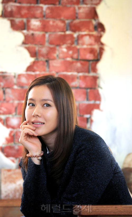 영화배우 손예진 인터뷰./ 안훈기자 rosedale@ 2011.11.07\r\n영화배우 손예진 인터뷰./ 안훈기자 rosedale@ 2011.11.07\r\n영화배우 손예진 인터뷰./ 안훈기자 rosedale@ 2011.11.07