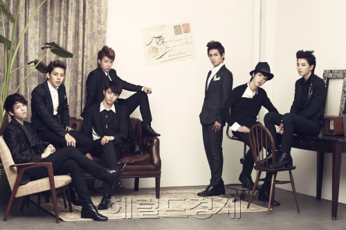 인피니트 (INFINITE) 가수 멤버김성규(리더, 메인보컬), 장동우(랩), 남우현(메인보컬), 호야(랩, 보컬, 안무), 이성열(보컬), 엘(보컬), 이성종(보컬)