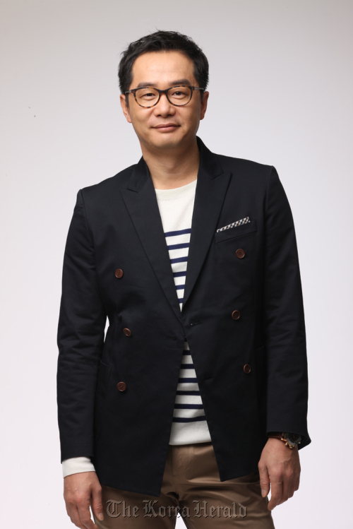 Jang Jin
장진 영화감독, 연극인