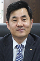 윤경은 금융인
