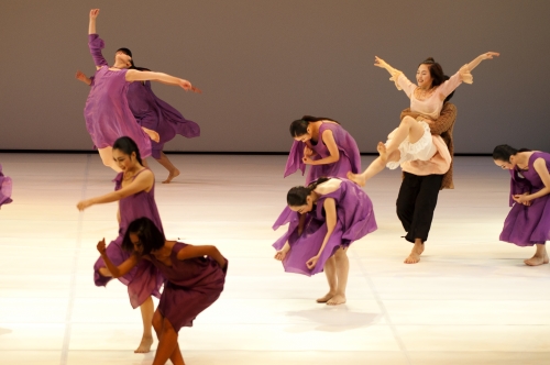 A scene from a dance in “32nd Dance Festival.”
(Dance Association of Korea)
A scene from “The Neddy Project” by TV MOORE MOCA
