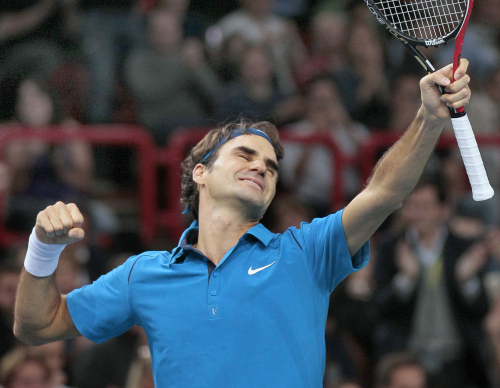 <YONHAP PHOTO-0083> Switzerland's Roger Federer reacts after winning his final match against France's Jo-Wilfried Tsonga, in the Paris Tennis Masters tournament, in Paris, Sunday, Nov.13, 2011.(AP Photo/Jacques Dearthon/Pool)/2011-11-14 01:34:59/ <저작권자 ⓒ 1980-2011 ㈜연합뉴스. 무단 전재 재배포 금지.>
Switzerland’s Roger Federer reacts after beating France’s Jo-Wilfried Tsonga.  AP-Yonhap News
로저 페더러 (Roger Federer) 테니스선수 -스위스