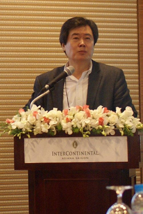 이용백 기업인 출생 1953년 9월 28일 소속 한세실업 (대표이사 사장), 한세예스24홀딩스 (대표이사)