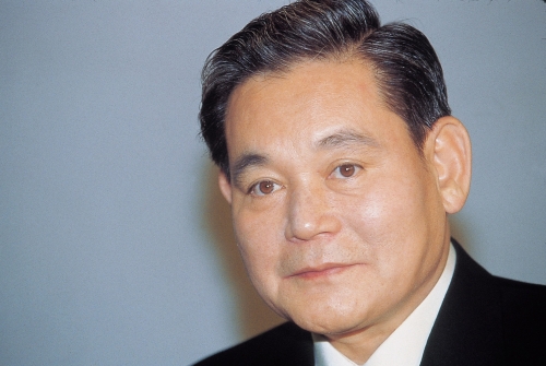 이건희 기업인, 국제기관단체인 출생 1942년 1월 9일 소속 삼성전자 (회장)