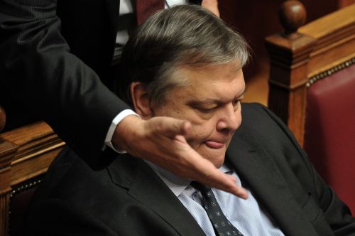 <YONHAP PHOTO-0410> Greek Finance Minister Evangelos Venizelos is pictured at the parliament in Athens on November 16, 2011. A majority of Greek lawmakers gave their approval Wednesday for a new unity government under Prime Minister Lucas Papademos, in a symbolic confidence vote following his appointment last week. AFP PHOTO / ARIS MESSINIS /2011-11-17 07:18:22/ <저작권자 ⓒ 1980-2011 ㈜연합뉴스. 무단 전재 재배포 금지.>\r\n<YONHAP PHOTO-0410> Greek Finance Minister Evangelos Venizelos is pictured at the parliament in Athens on November 16, 2011. A majority of Greek lawmakers gave their approval Wednesday for a new unity government under Prime Minister Lucas Papademos, in a symbolic confidence vote following his appointment last week. AFP PHOTO / ARIS MESSINIS /2011-11-17 07:18:22/ <저작권자 ⓒ 1980-2011 ㈜연합뉴스. 무단 전재 재배포 금지.>\r\n에반겔로스 베니젤로스 (Evangelos Venizelos) 정치인, 전 교수 출생 1957년 1월 1일 (그리스)소속 그리스 (부총리), 그리스 재무부 (장관)