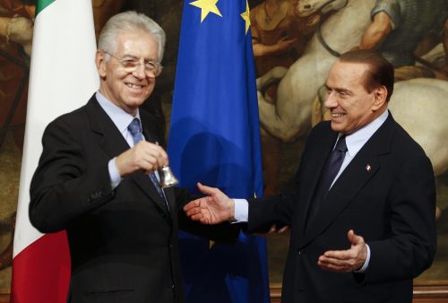 <YONHAP PHOTO-0152> Newly appointed Italian Prime Minister Mario Monti (L) rings the silver bell, to signify the start of his first cabinet meeting, next his predecessor Silvio Berlusconi at Chigi palace Rome November 16, 2011. Monti formed a new technocrat government in Italy on Wednesday to tackle a major debt crisis threatening the entire euro zone and said he hoped it would placate financial markets. REUTERS/Stefano Rellandini (ITALY - Tags: POLITICS BUSINESS)/2011-11-17 05:50:26/ <저작권자 ⓒ 1980-2011 ㈜연합뉴스. 무단 전재 재배포 금지.>\r\n<YONHAP PHOTO-0152> Newly appointed Italian Prime Minister Mario Monti (L) rings the silver bell, to signify the start of his first cabinet meeting, next his predecessor Silvio Berlusconi at Chigi palace Rome November 16, 2011. Monti formed a new technocrat government in Italy on Wednesday to tackle a major debt crisis threatening the entire euro zone and said he hoped it would placate financial markets. REUTERS/Stefano Rellandini (ITALY - Tags: POLITICS BUSINESS)/2011-11-17 05:50:26/ <저작권자 ⓒ 1980-2011 ㈜연합뉴스. 무단 전재 재배포 금지.>