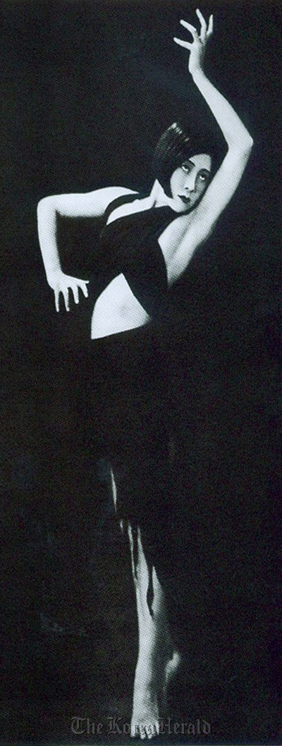 Choi Seung-hee.  The Korean Association of Dance Critics and Researchers
Choi Seung-hee.  The Korean Association of Dance Critics and Researchers
Choi Seung-hee.  The Korean Association of Dance Critics and Researchers