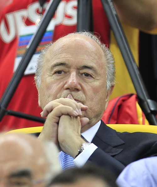 <YONHAP PHOTO-0498> File - FIFA's president Sepp Blatter watches a Euro 2012 Group D qualifying soccer match between Romania and France at the National Arena of Bucharest, in this file photo Tuesday, Sept. 6, 2011. With several top footballers facing allegations of hurling racial abuse at opponents on the pitch, FIFA President Sepp Blatter sparked an angry reaction on Wednesday Nov. 16, 2011, by suggesting that players involved in such incidents could settle the matter with a simple handshake. (AP Photo / Thanassis Stavrakis, file)/2011-11-17 08:02:38/ <저작권자 ⓒ 1980-2011 ㈜연합뉴스. 무단 전재 재배포 금지.>
FIFA president Sepp Blatter  AP-Yonhap News
제프 블래터 (Joseph Sepp Blatter) 스포츠인 출생 1936년 3월 10일 (스위스)소속 국제축구연맹 (회장)