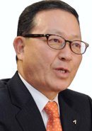 윤영두 기업인 출생 1951년 10월 14일 (광주광역시)소속 아시아나항공 (사장)
