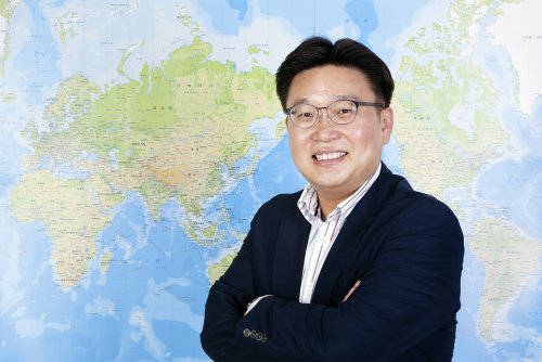 Seo Kyoung-duk, Korea PR expert and professor at Sungshin Women’s University (Seo Kyoung-duk)
서경덕 교수 출생 1974년 (서울특별시)소속 성신여자대학교 (객원교수)