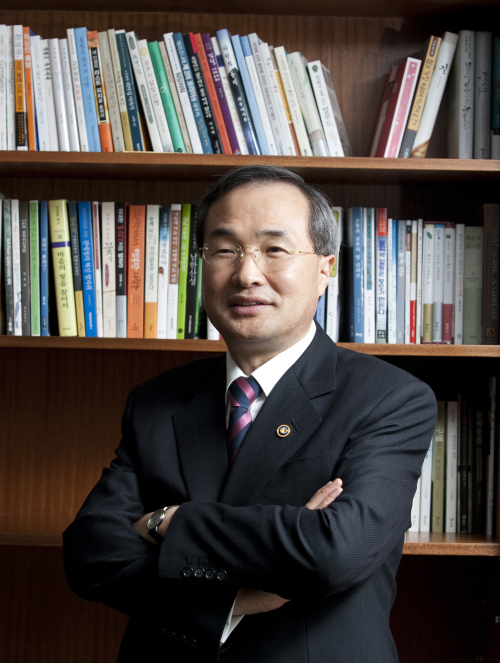 김대식 정무직공무원, 전 교수